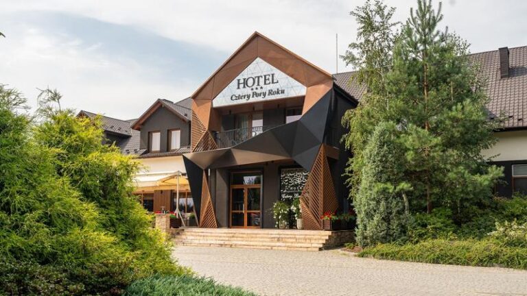 Cztery pory roku wiersza: tydzień w szkole pełen emocji i przemyśleń