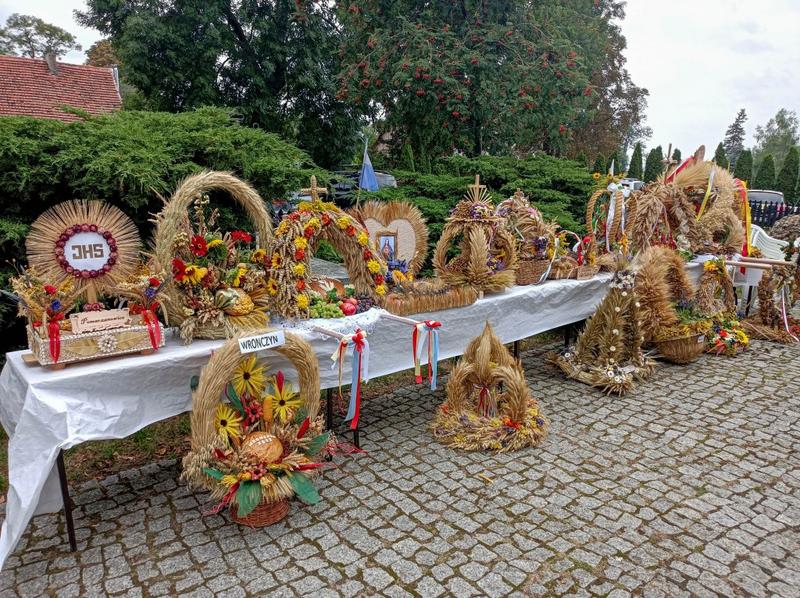 Dożynkowe wiersze – tradycja, która łączy pokolenia