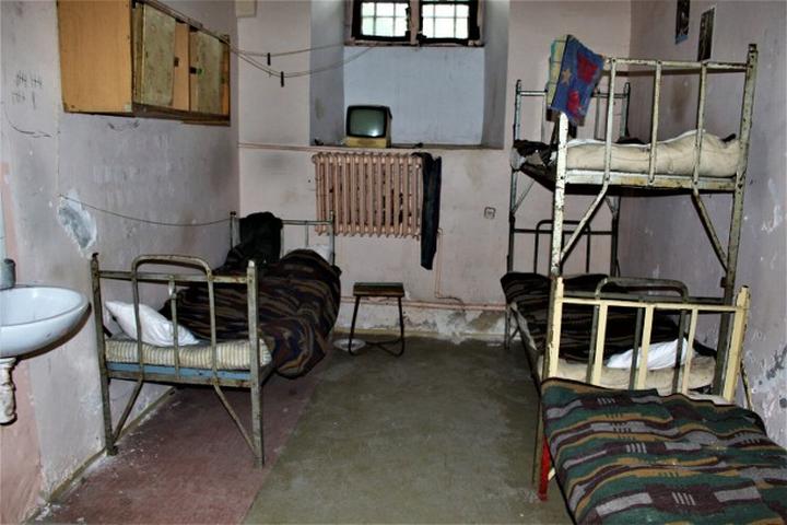 Przesłanie i nadzieja: wyjątkowe wiersze do więzienia