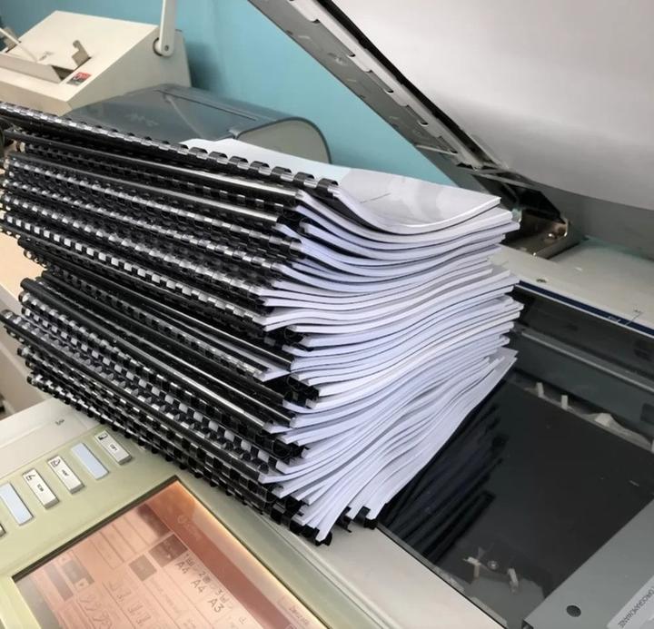 Czy kserowanie książek jest legalne? Odpowiedź, której potrzebujesz