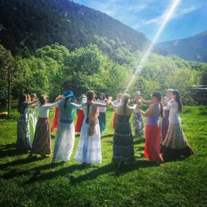 Kobieca klasa w słowach: inspirujące cytaty, które zachwycają