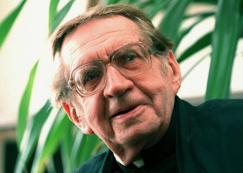 Magia codzienności w wierszu Jana Twardowskiego: patyki i patyczki jako metafory życia