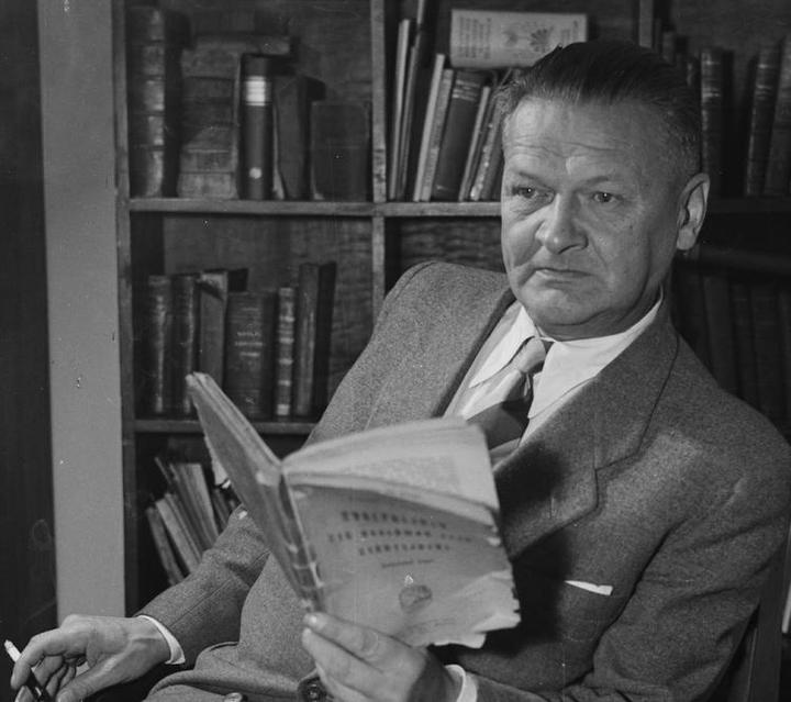 Odkryj emocje w zbiorze wierszy Broniewskiego