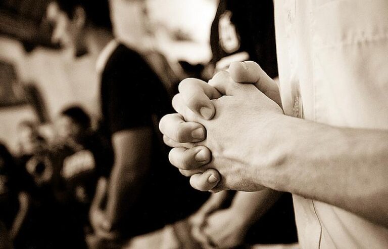 Wiersz jako dialog: Rozmowa z Bogiem w poetyckim świetle