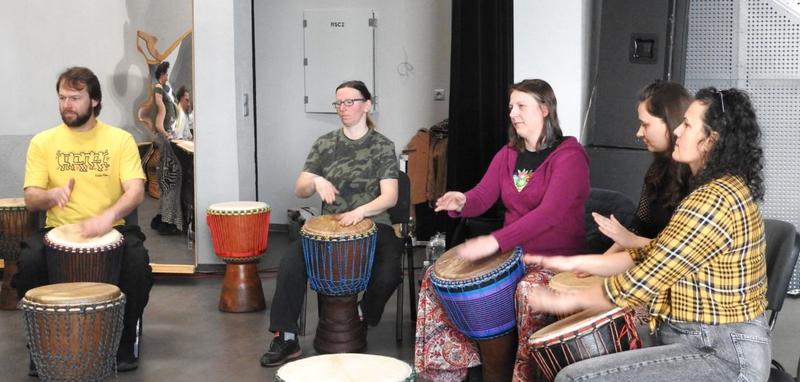 Symbolika i metafory w afrykańskim wierszu