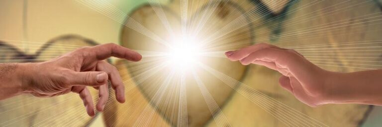 Miłość Boga do człowieka – piękne cytaty z Pisma Świętego, które poruszają serce