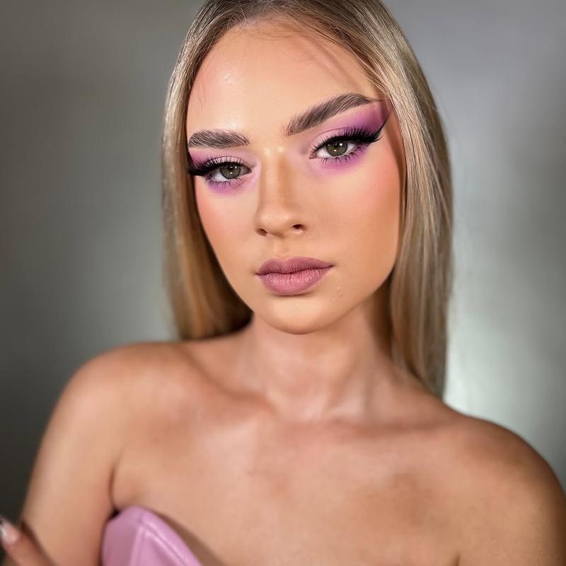 Odkryj świat piękna: najlepsze książki o makijażu dla początkujących