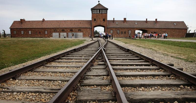 Przewodnik po Auschwitz