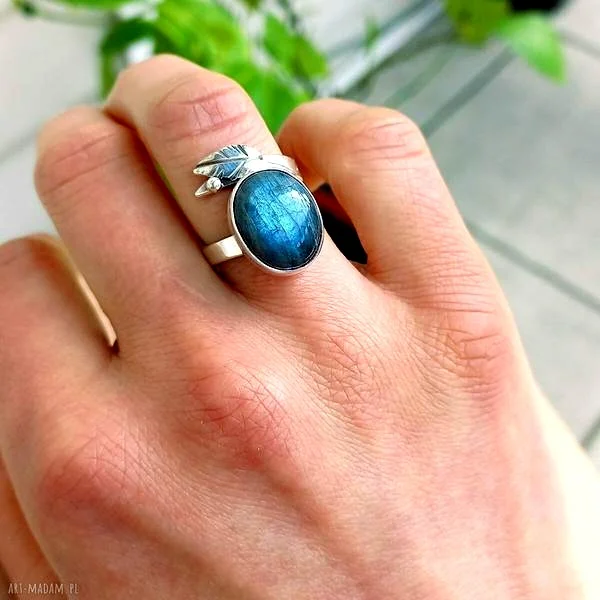 Odkryj magię wiosny w słowach – „Sen o wiośnie” jako wyjątkowa książka