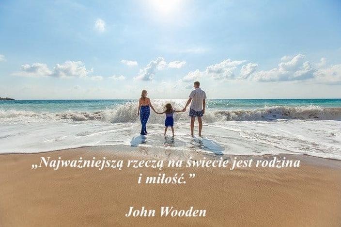 Rodzina w słowach mądrości: inspirujące cytaty i aforyzmy o rodzinie