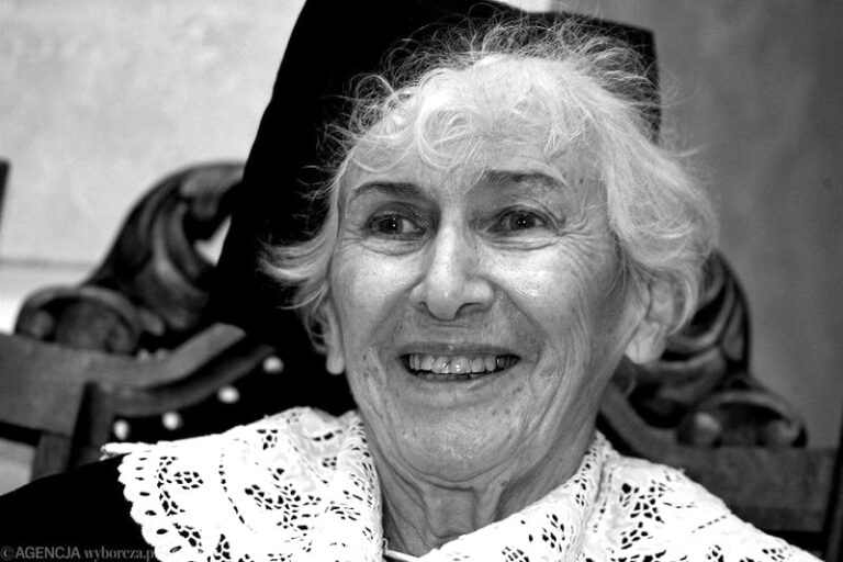 Wiersz udawanie w twórczości Joanny Kulmowej: między prawdą a fikcją