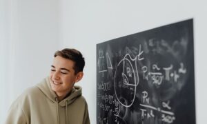 Liczby, które da się lubić: Bestsellerowe podręczniki do matematyki na każdy etap nauki